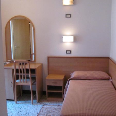 Albergo Moretti Senigallia Exterior foto
