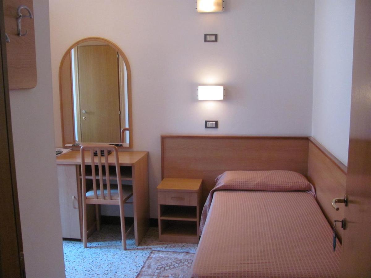 Albergo Moretti Senigallia Exterior foto