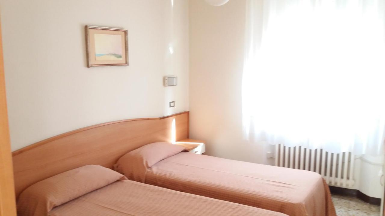 Albergo Moretti Senigallia Exterior foto