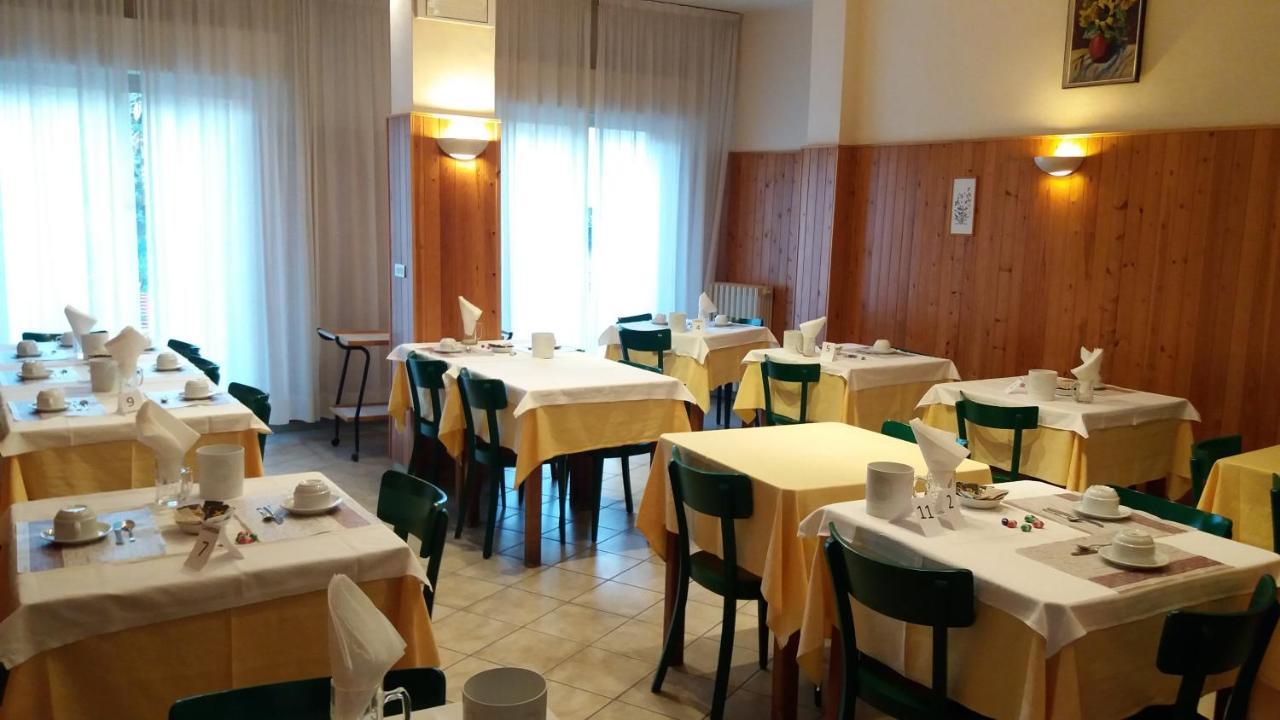 Albergo Moretti Senigallia Exterior foto